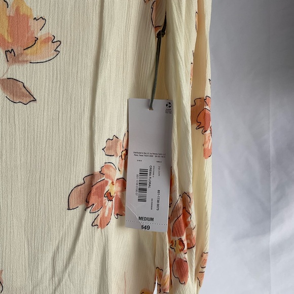 Liz Claiborne women’s size medium color, crema floral, long sleeve‎ lightweight - Picture 9 of 11